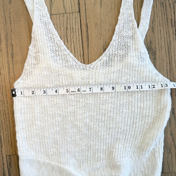 Love Tree Women’s White Crochet Sweater Knit Twist Front Tank Top Size Medium - Picture 6 of 9